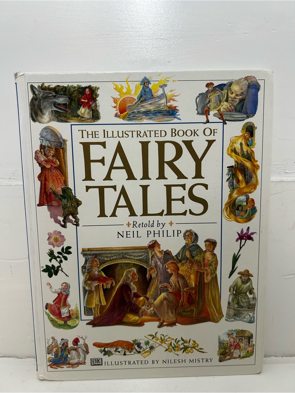 The Illustrated Book of Fairy Tales: Spellbinding Stories from Around the World